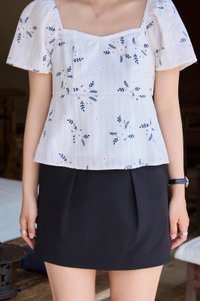 Glora Textured Floral Babydoll Top In White
