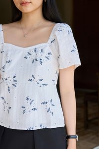 Glora Textured Floral Babydoll Top In White