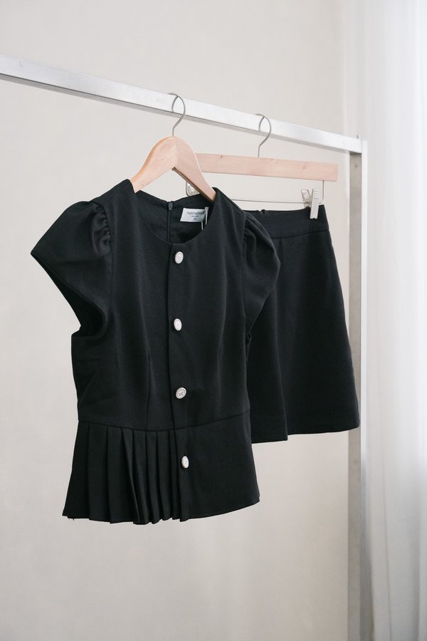 Isla Premium Skort In Black