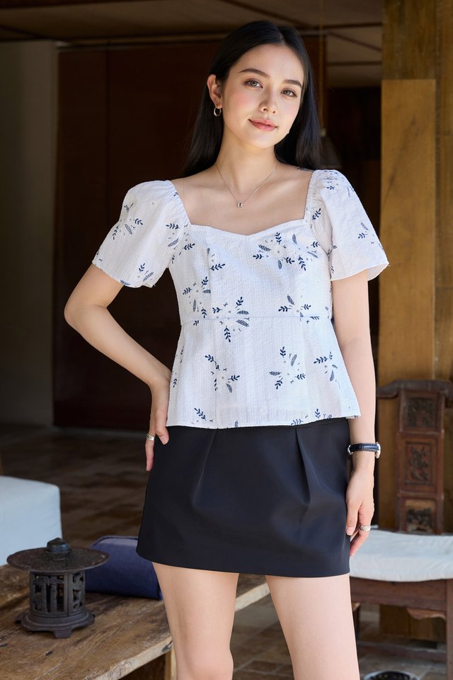 Glora Textured Floral Babydoll Top In White