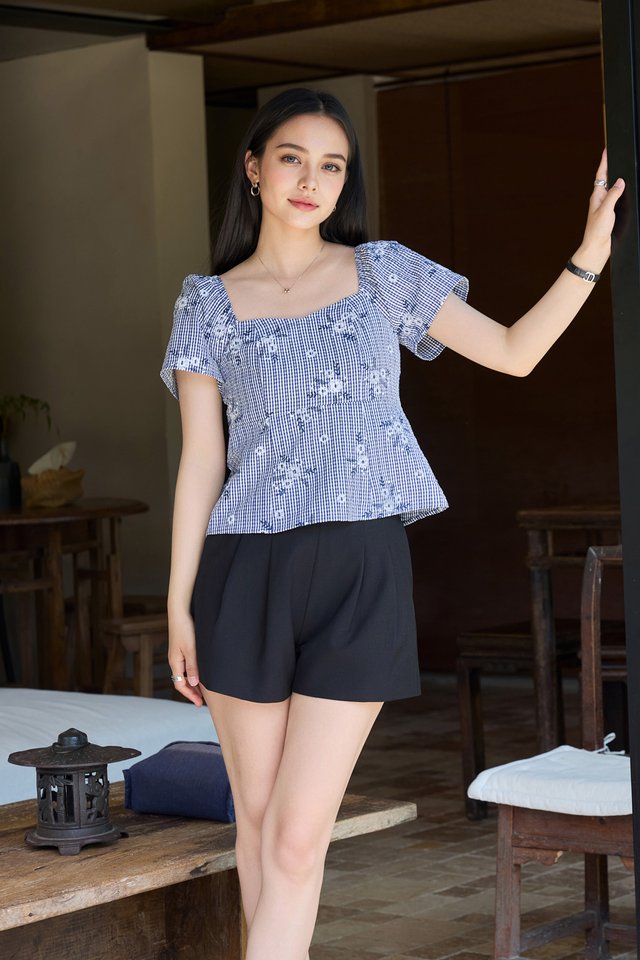 Glora Textured Floral Babydoll Top In Navy