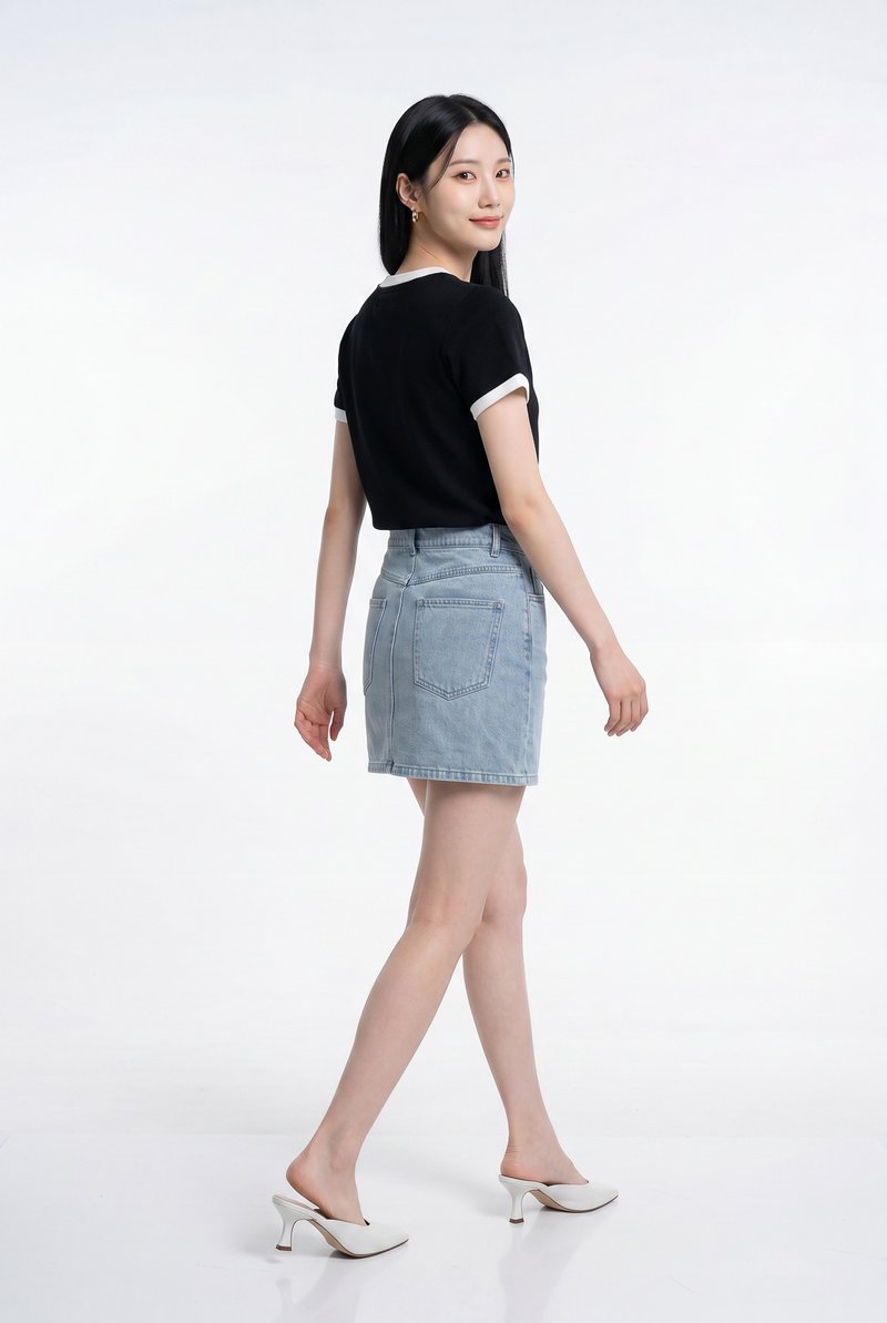 Astrid Basic Knit Contrast Top In Black