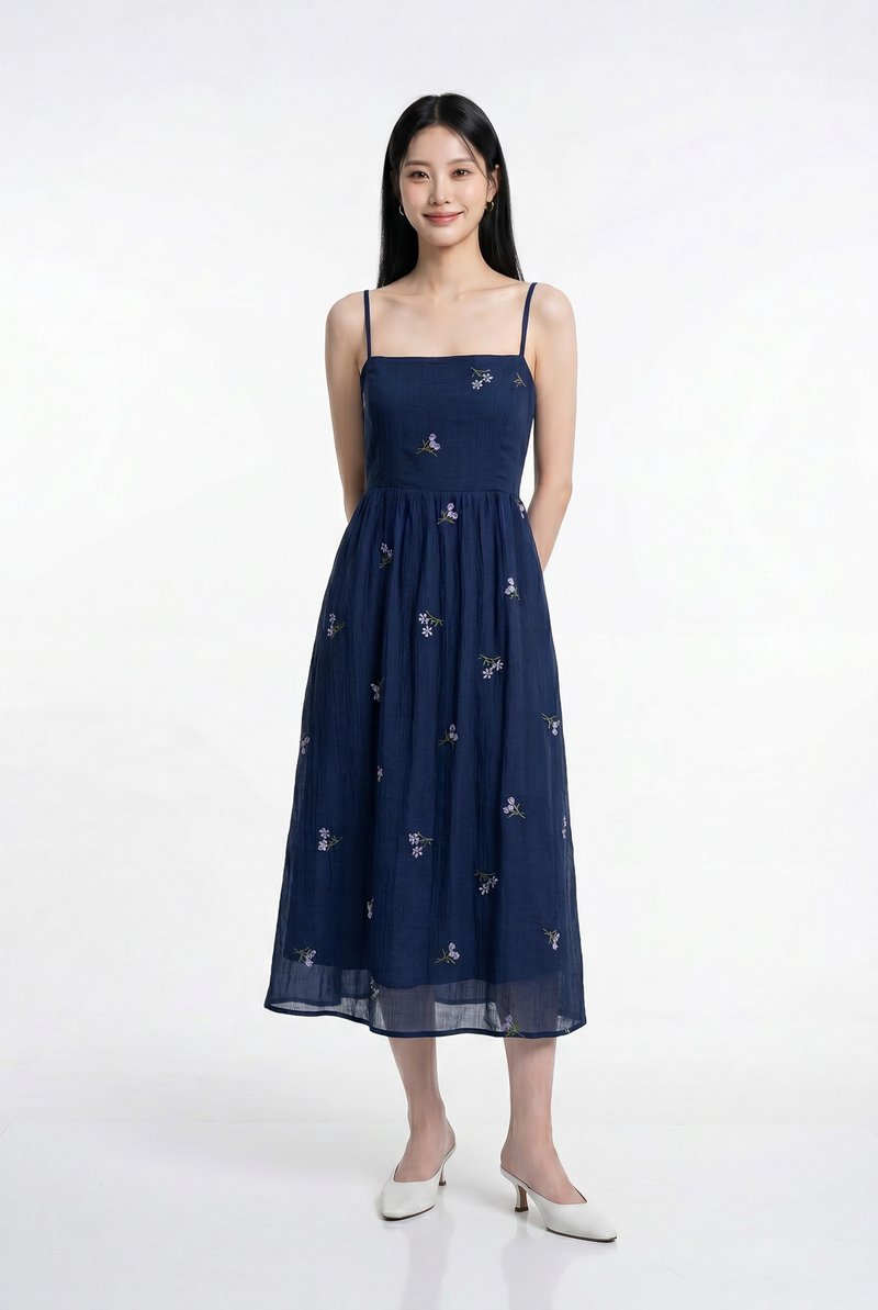 Cyra Floral Textured Camisole Midi Dress In Navy