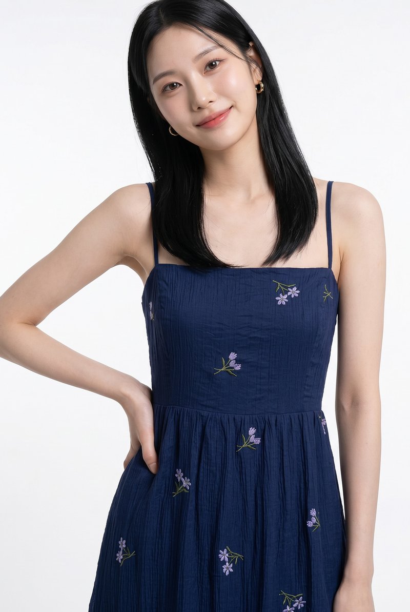 Cyra Floral Textured Camisole Midi Dress In Navy