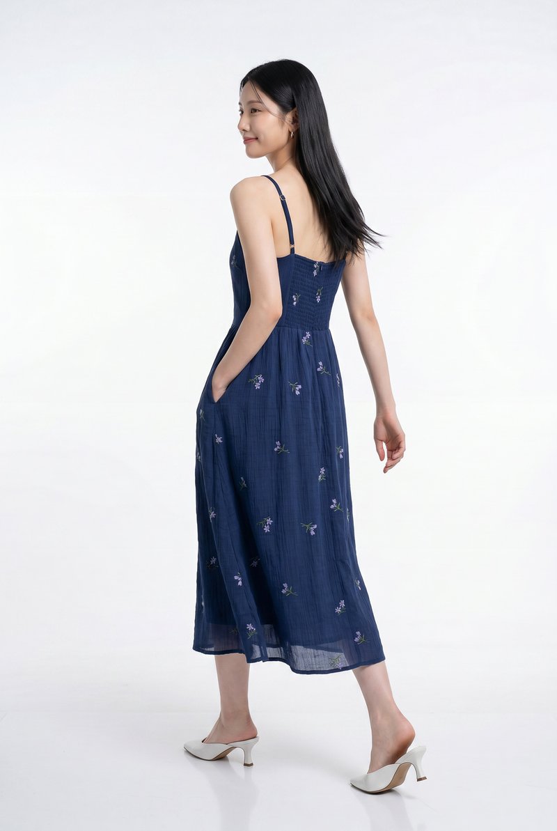 Cyra Floral Textured Camisole Midi Dress In Navy