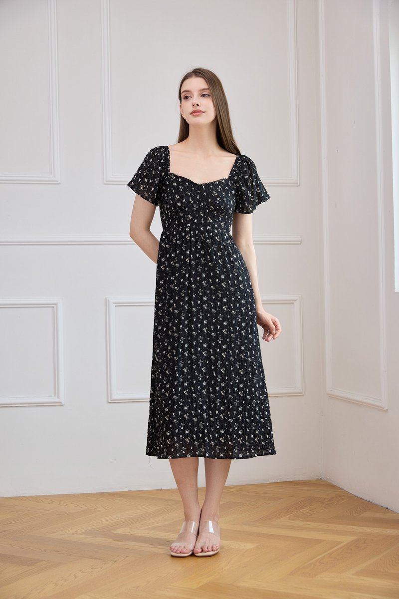 Yve Textured Fleur Midi Dress In Black