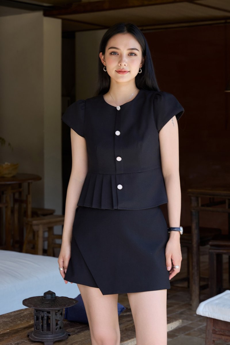 Isla Premium Pleated Top In Black