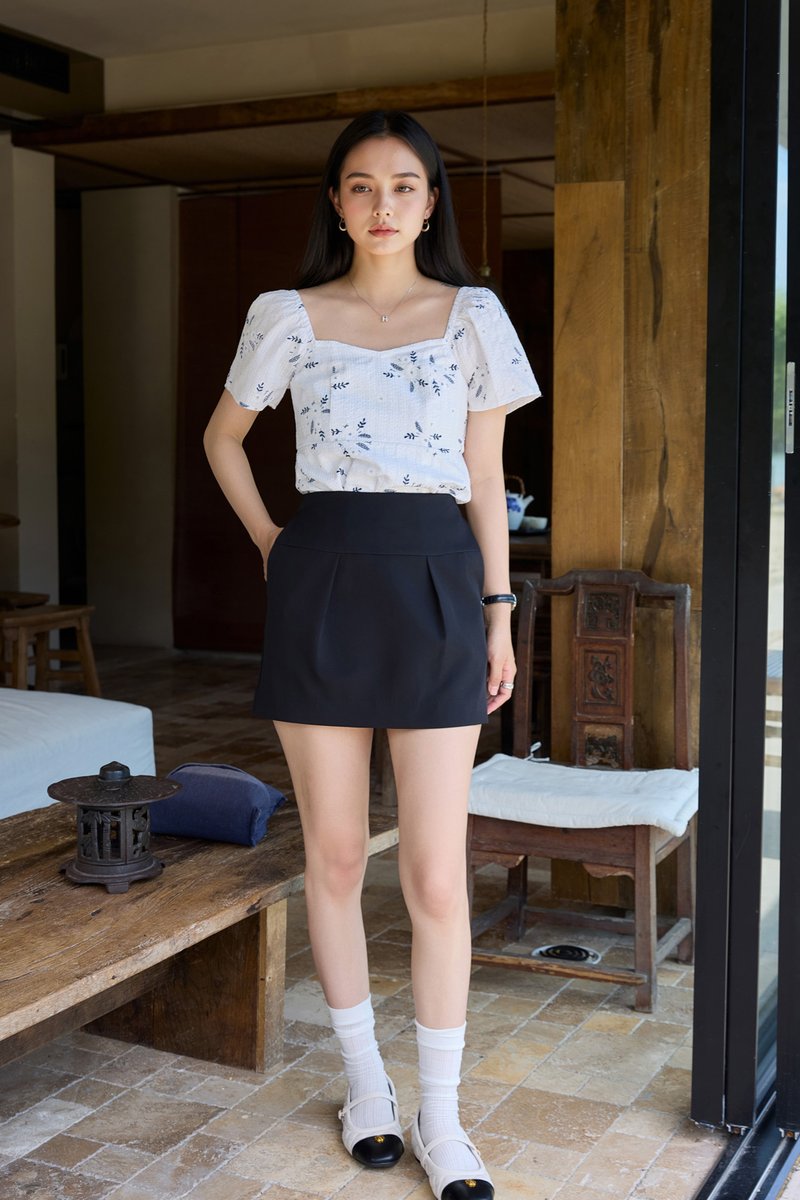 Ava Pleated Skort In Black