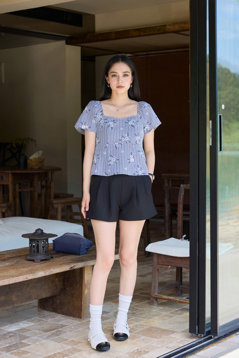 Glora Textured Floral Babydoll Top In Navy