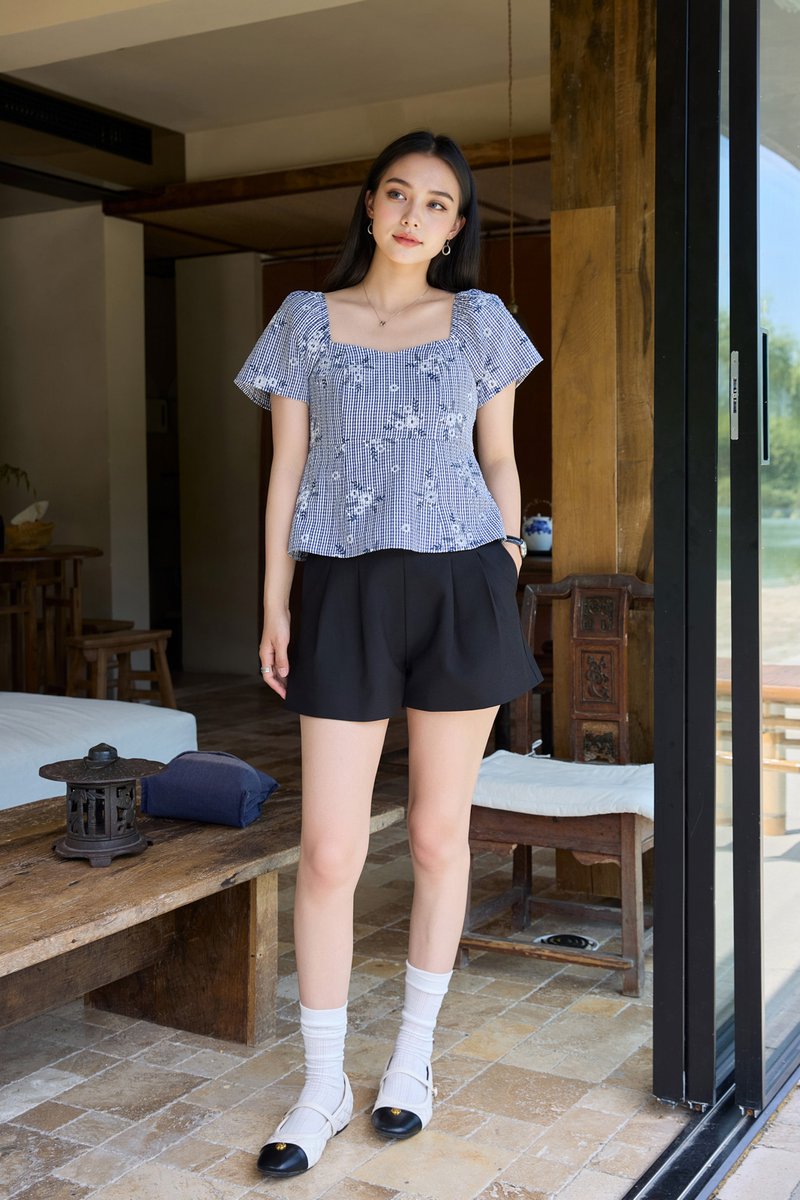 Glora Textured Floral Babydoll Top In Navy