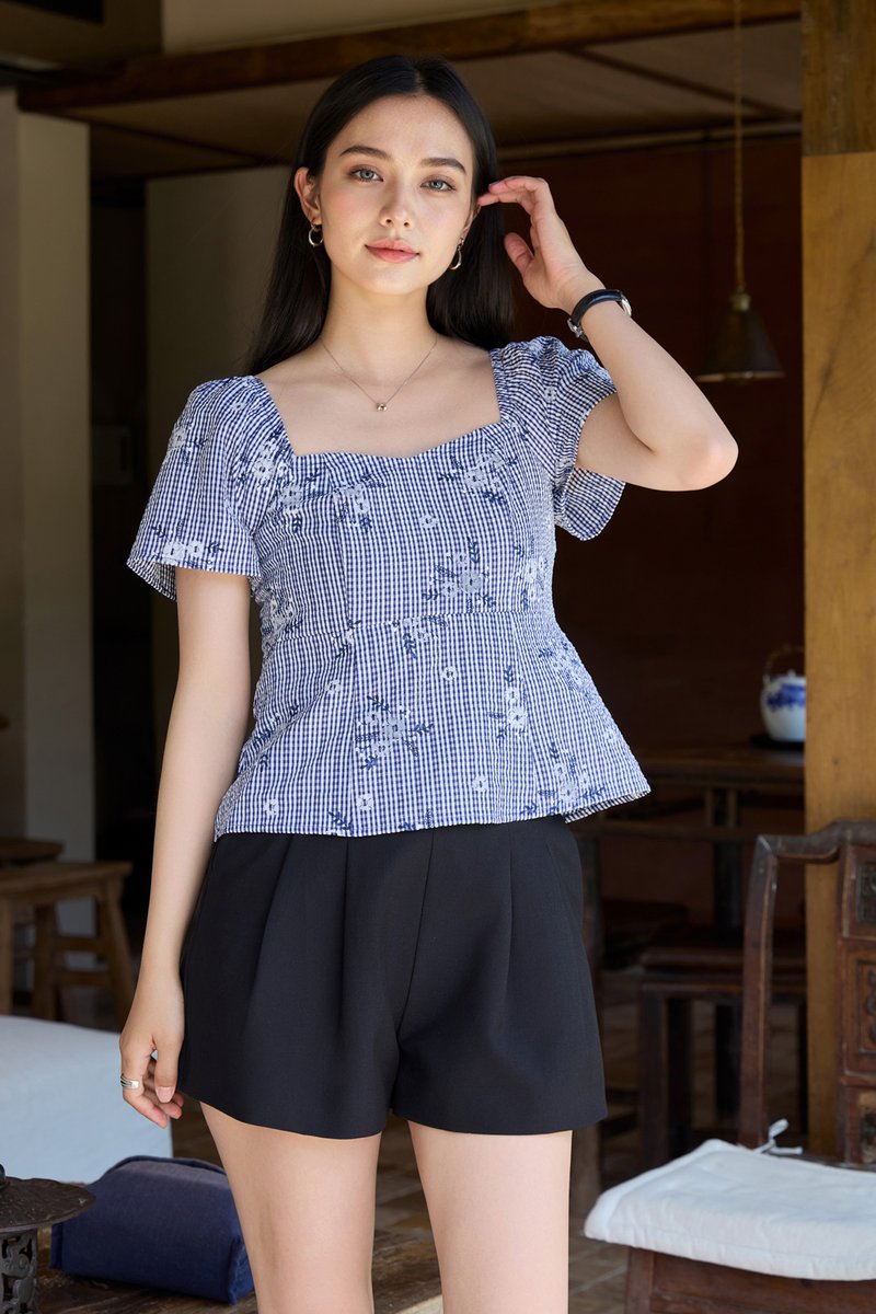 Glora Textured Floral Babydoll Top In Navy