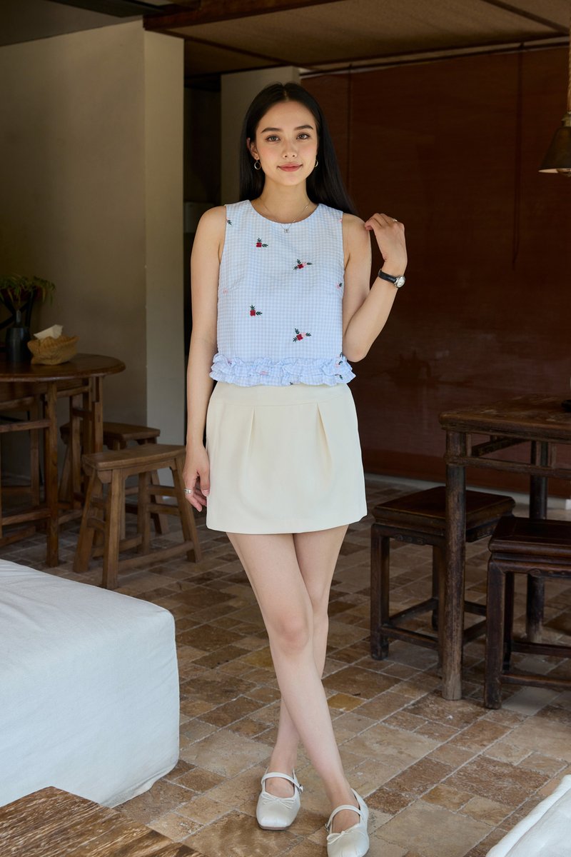 Ava Pleated Skort In Cream