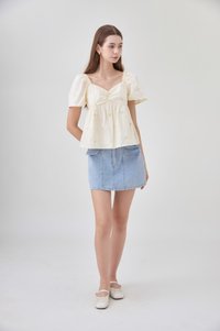 Megara Sweetheart Embroidery Floral Top In Cream