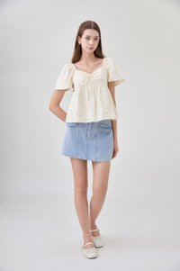 Megara Sweetheart Embroidery Floral Top In Cream