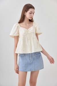 Megara Sweetheart Embroidery Floral Top In Cream
