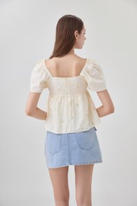 Megara Sweetheart Embroidery Floral Top In Cream