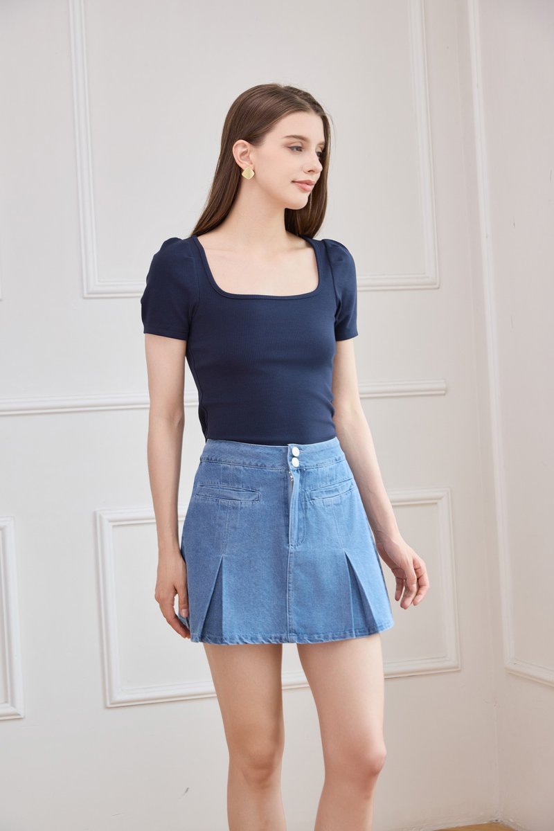 Ulani Denim Pocket Pleated Skort in Mid Wash