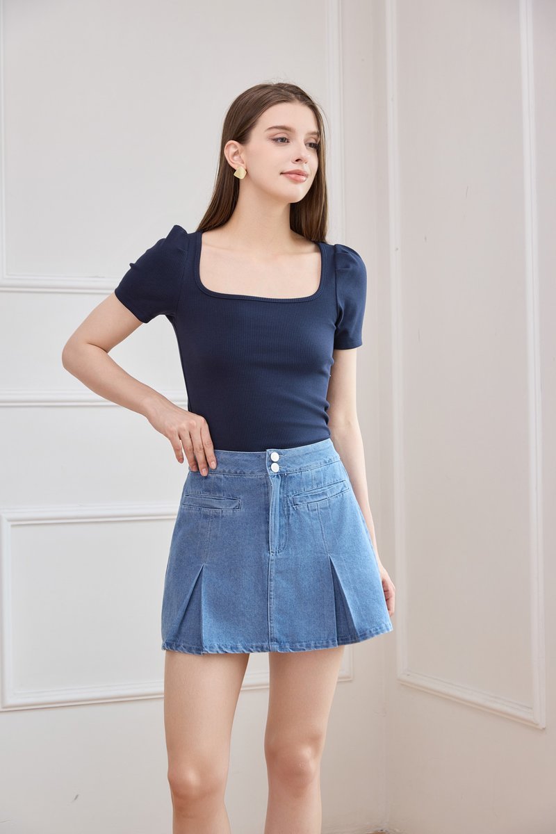 Ulani Denim Pocket Pleated Skort in Mid Wash