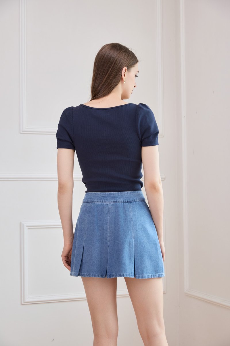 Ulani Denim Pocket Pleated Skort in Mid Wash