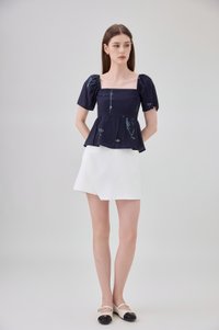 Bennet Botanical Flutter Top In Navy