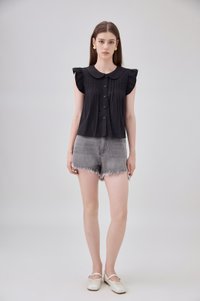 Mariella Textured Peterpan Double Flutter Top In Black