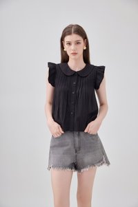 Mariella Textured Peterpan Double Flutter Top In Black
