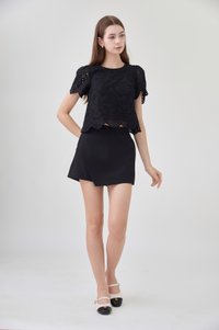 Delilah Eyelet Scallop Top In Black