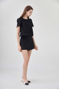 Delilah Eyelet Scallop Top In Black