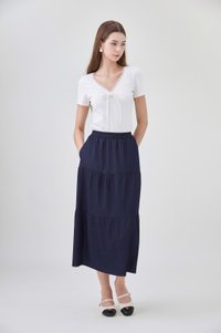 Lyla Elastic Waist Tiered Midi Skirt In Dark Wash