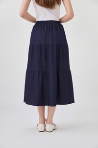 Lyla Elastic Waist Tiered Midi Skirt In Dark Wash