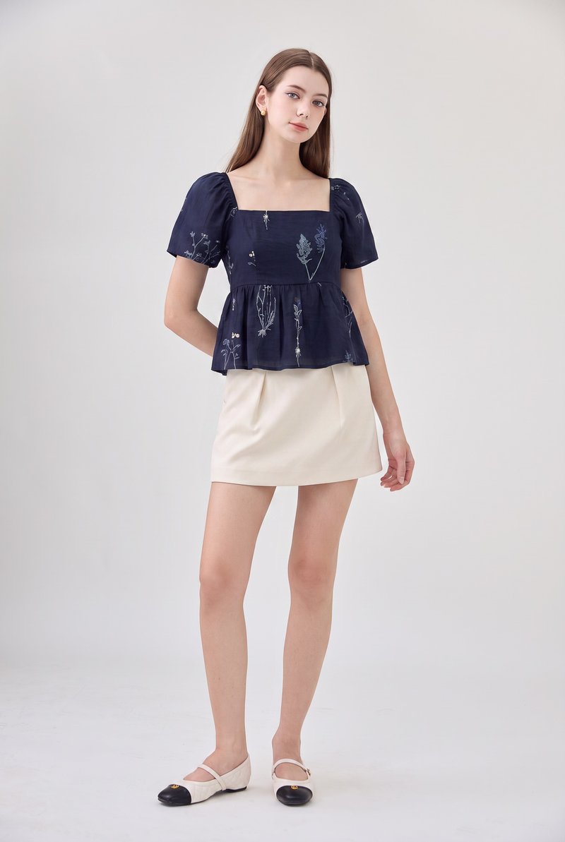 Bennet Botanical Flutter Top In Navy
