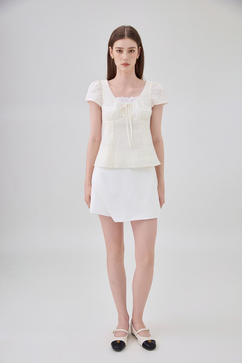 Coletta Eyelet Pintuck Ribbon Top In Cream