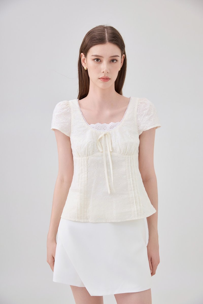 Coletta Eyelet Pintuck Ribbon Top In Cream
