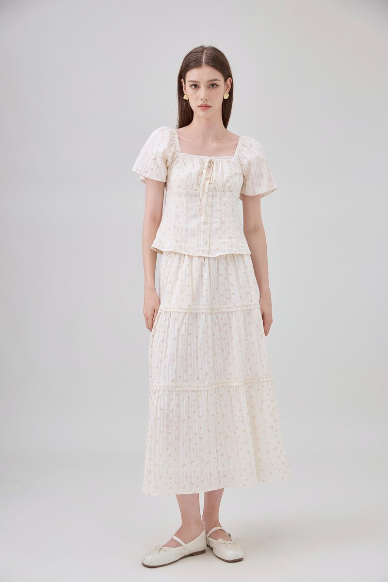 Sutton Floral Ribbon Button Top In Cream