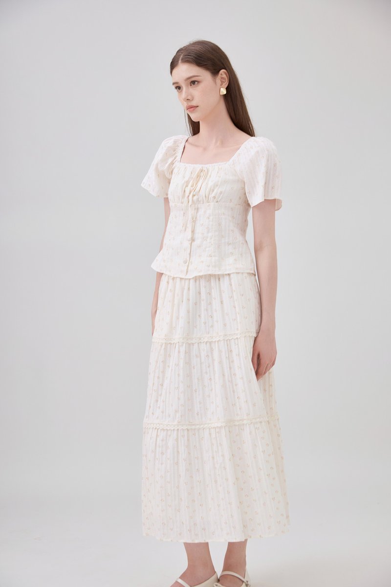Sutton Floral Ribbon Button Top In Cream