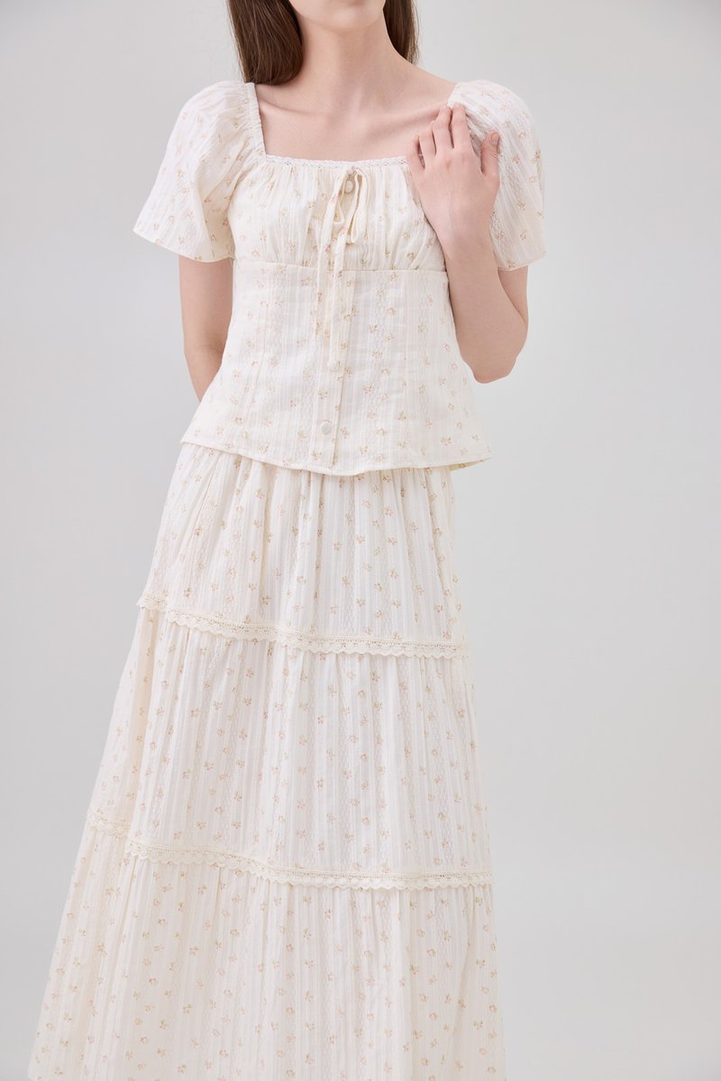 Sutton Floral Ribbon Button Top In Cream