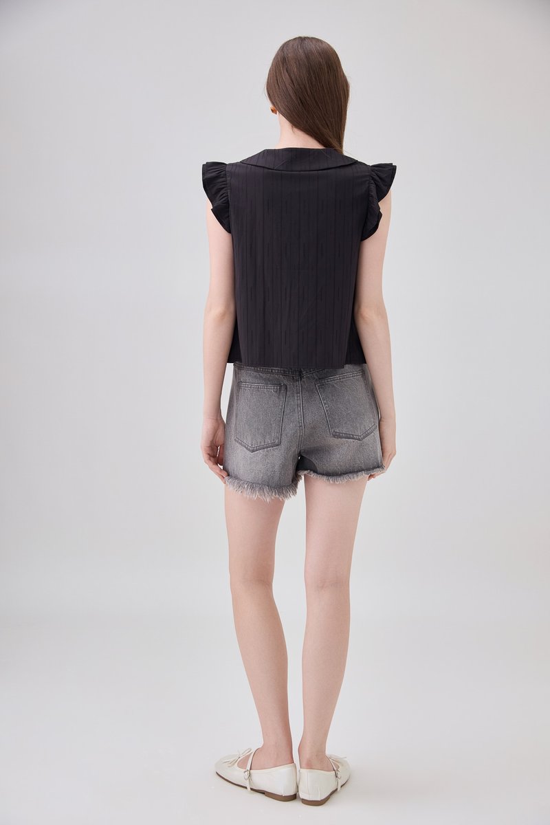Mariella Textured Peterpan Double Flutter Top In Black