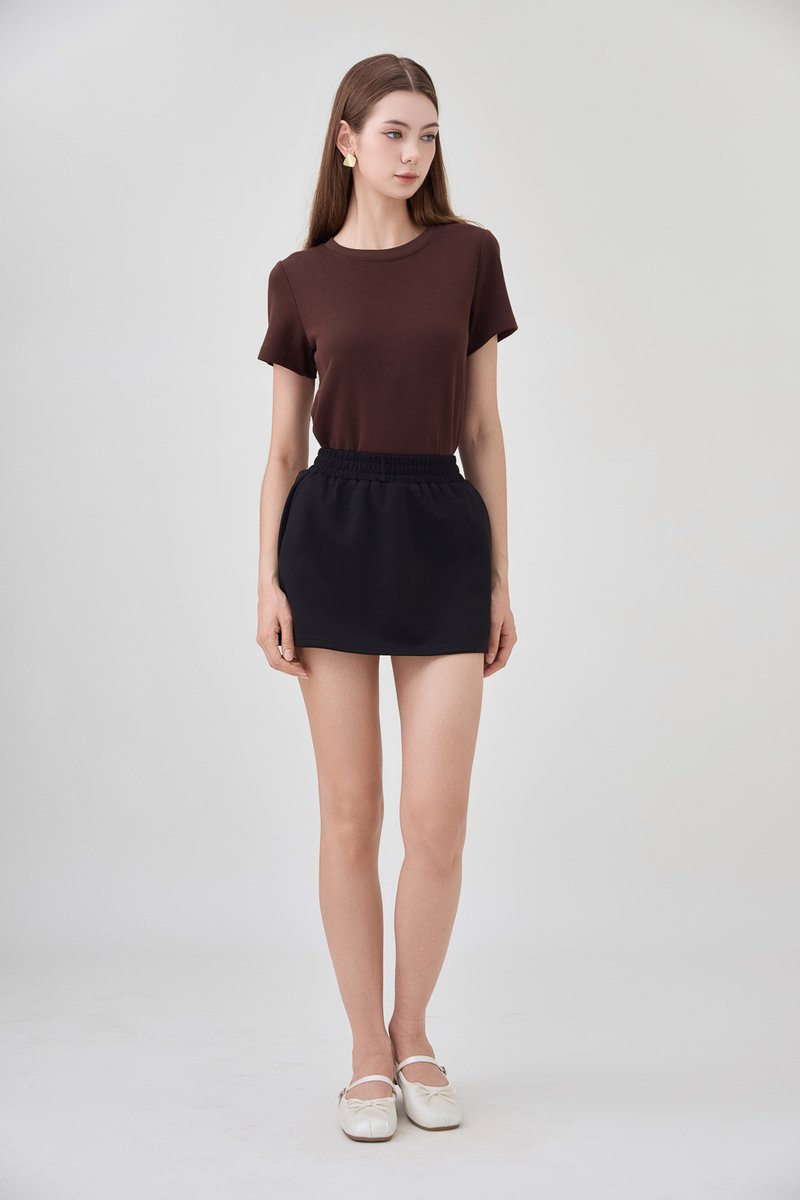 *GLACIER* Eliora Everyday Elastic Waist Skort in Black