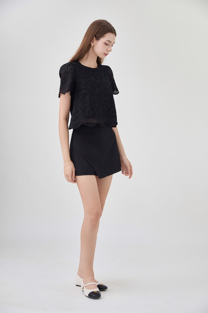 Delilah Eyelet Scallop Top In Black