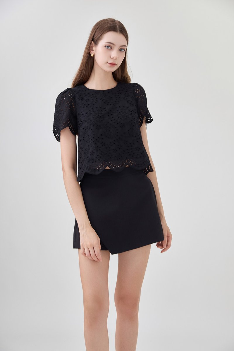 Delilah Eyelet Scallop Top In Black