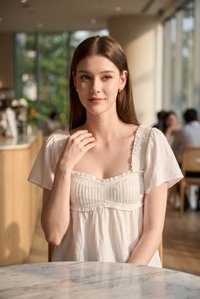 Marlee Textured Pleated Top In White