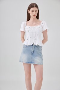 Mariel Swiss Dot Ruched Floral Top In White