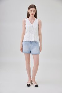 Eleanora Pintuck Floral Button Top In White