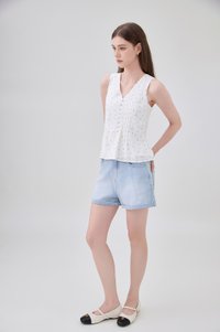 Eleanora Pintuck Floral Button Top In White