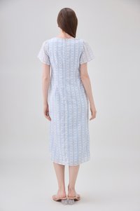 Elouise Eyelet Floral Button Midi Dress In Blue
