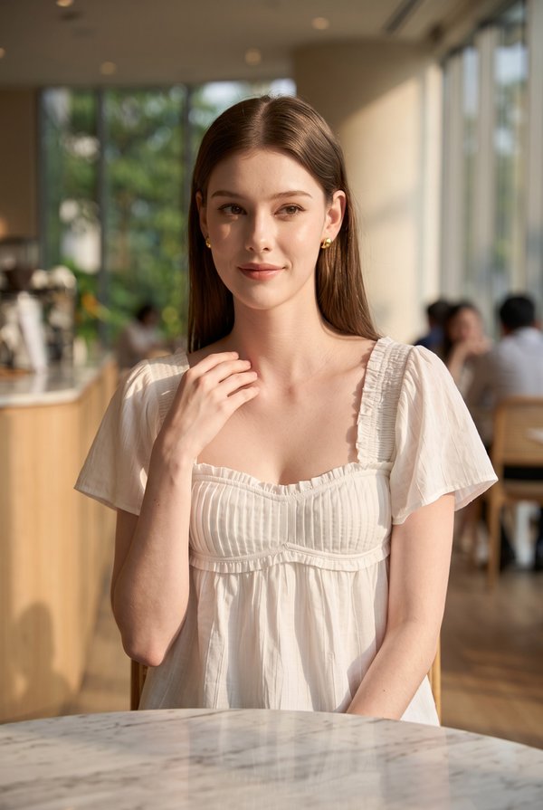 Marlee Textured Pleated Top In White