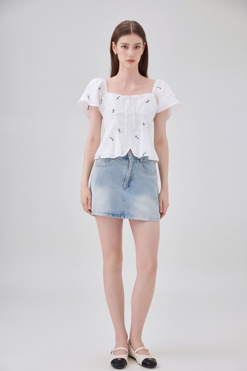 Mariel Swiss Dot Ruched Floral Top In White