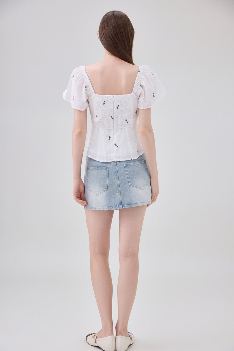 Mariel Swiss Dot Ruched Floral Top In White