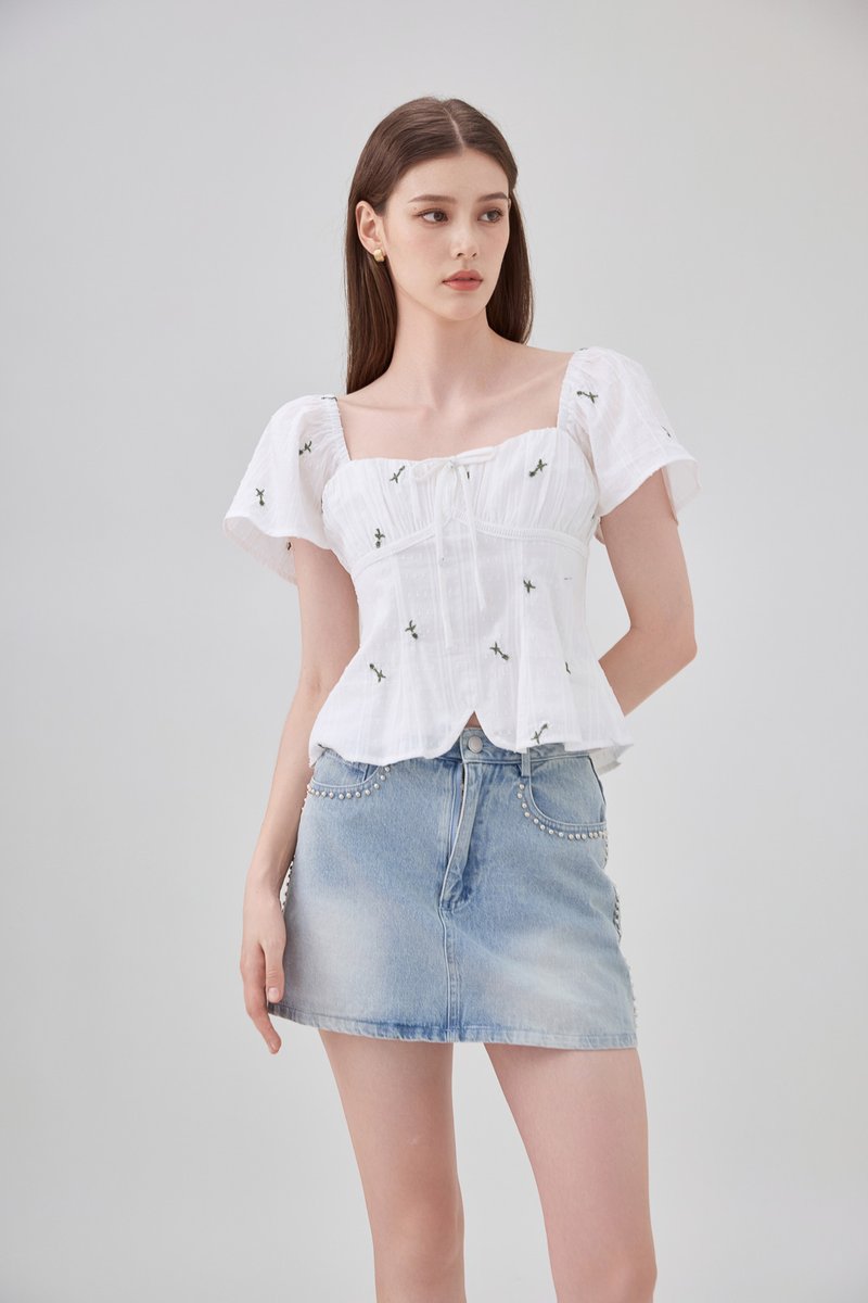 Mariel Swiss Dot Ruched Floral Top In White