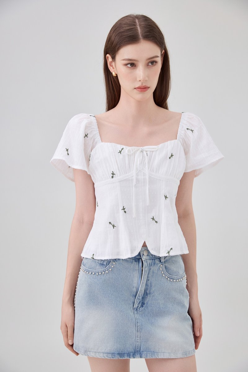 Mariel Swiss Dot Ruched Floral Top In White